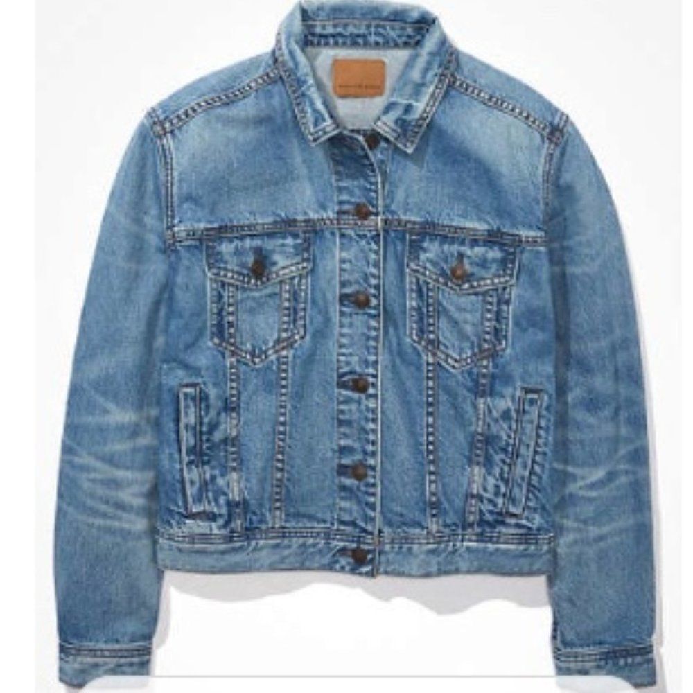American Eagle Outfitters Classic Denim Jacket    